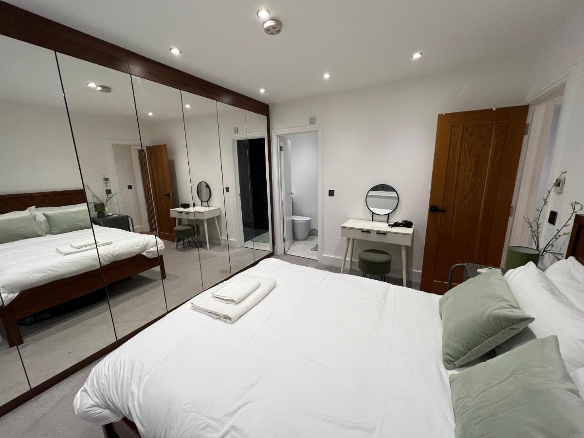 Streatham House - 2 Bedroom - Sleeps 6 - Free Wifi Streatham Vale Екстериор снимка