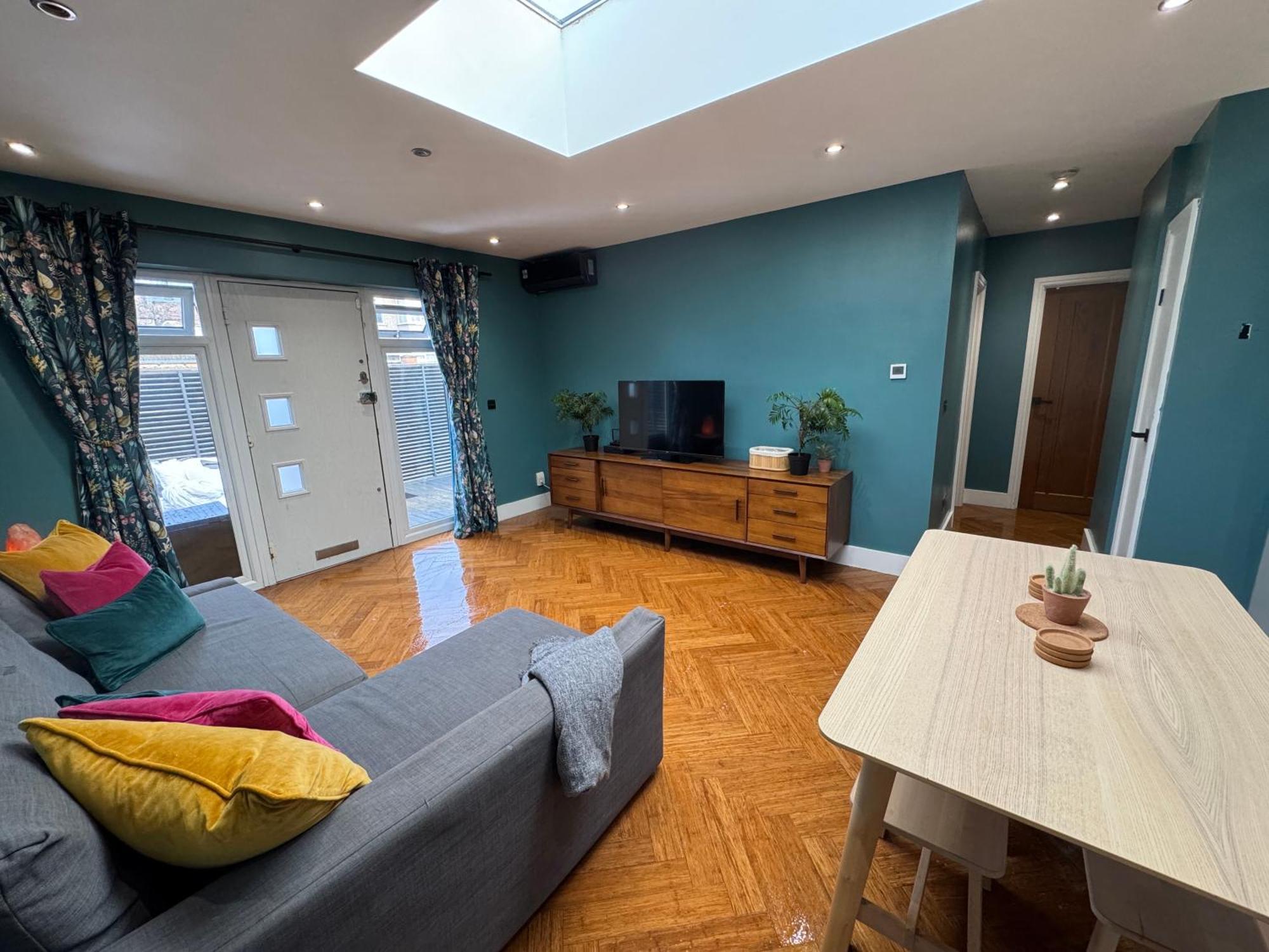 Streatham House - 2 Bedroom - Sleeps 6 - Free Wifi Streatham Vale Екстериор снимка