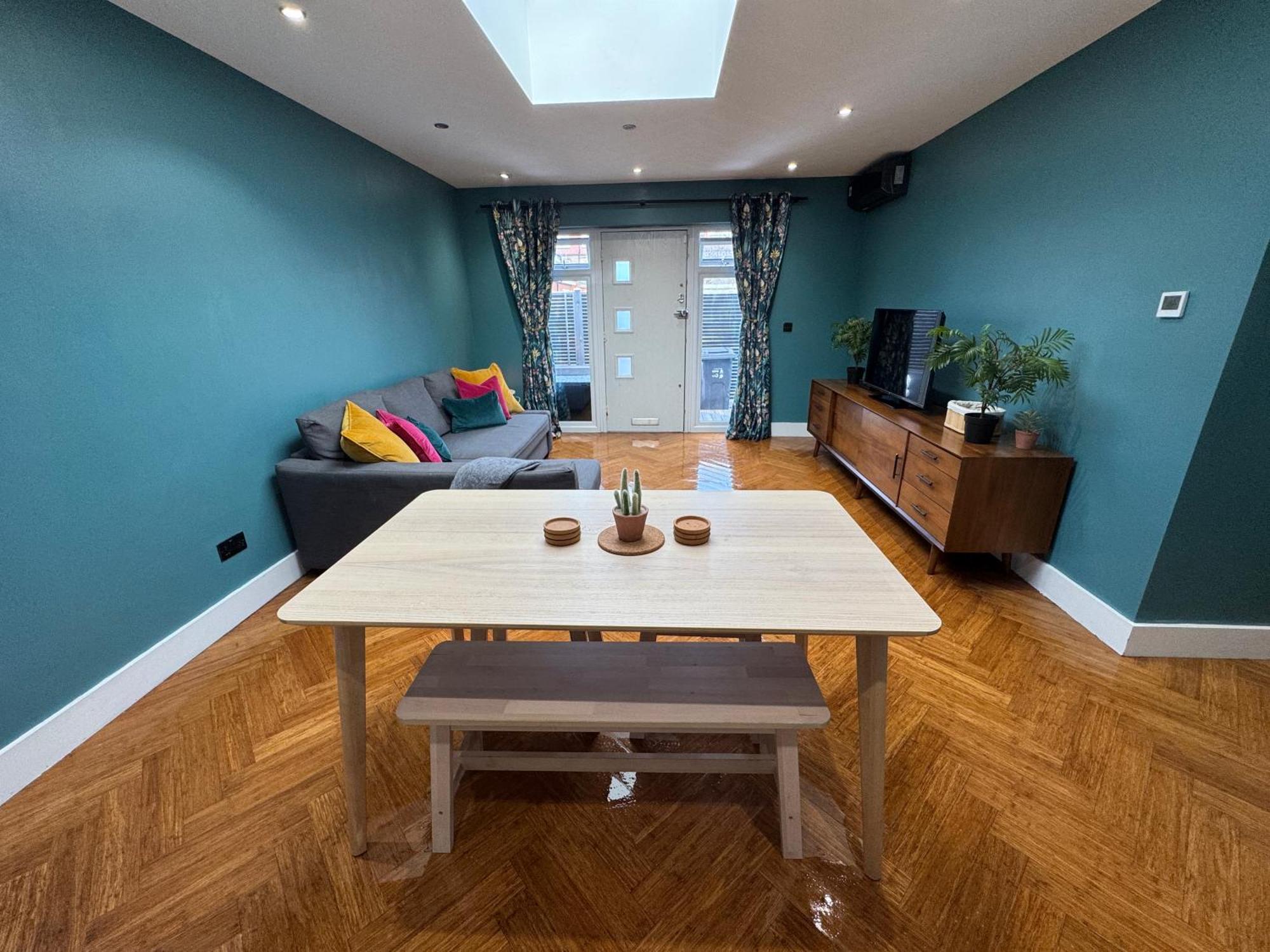 Streatham House - 2 Bedroom - Sleeps 6 - Free Wifi Streatham Vale Екстериор снимка